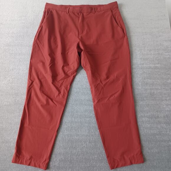 Fabletics The Golf Pant Mens 38x29 Burgundy Tapered Leg Lightweight Stretch - Picture 1 of 7